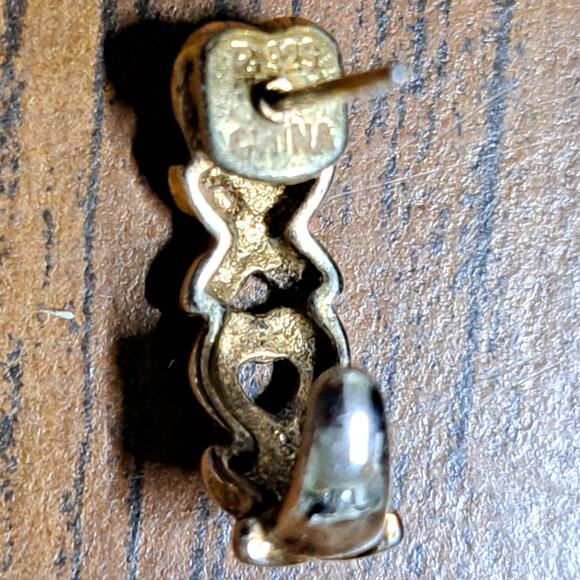 Ross Simons 925 China Sterling Silver Gold Vermeil X KISS HEART J-HOOP Earrings - Picture 15 of 16